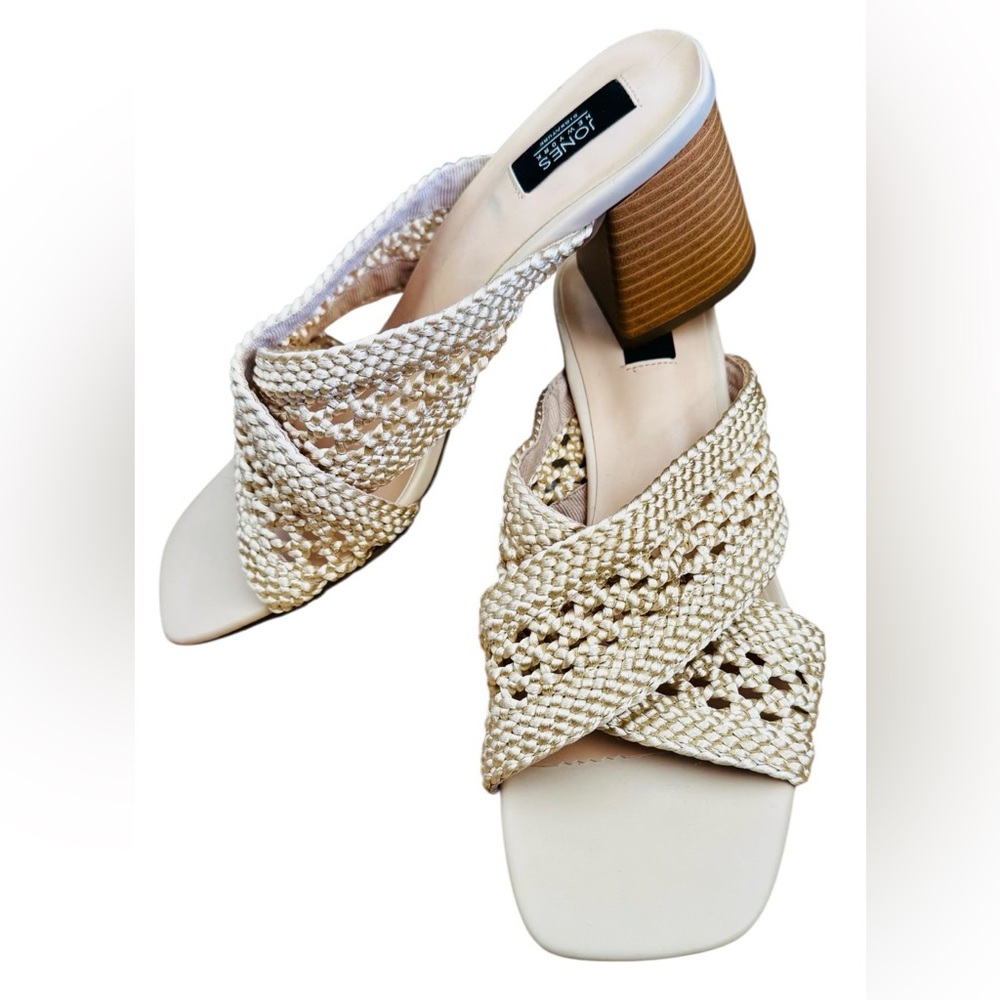 Jones New York size 9 block heel Sandals slip on casual night out quiet luxury